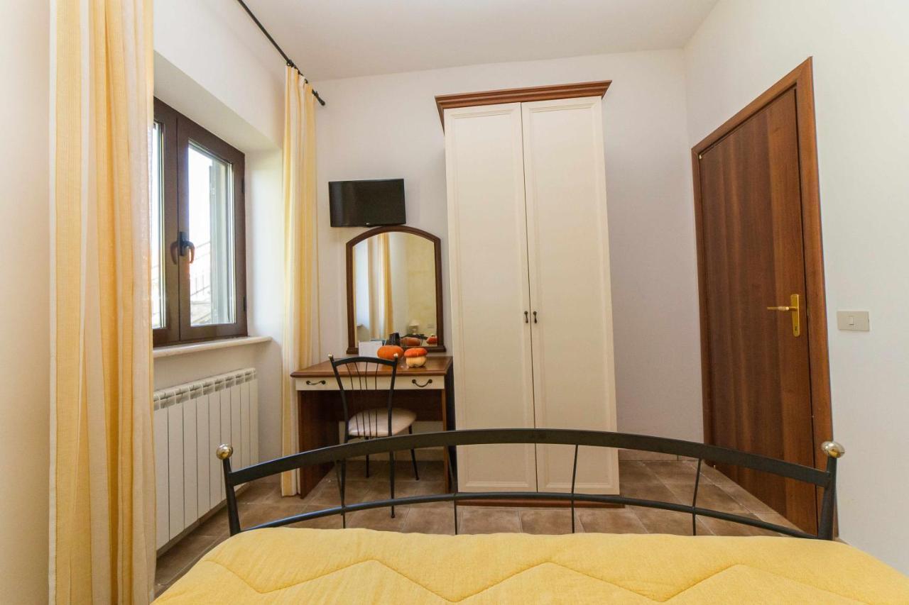 מונטפיאסקונה Agriturismo Bella Cima מראה חיצוני תמונה